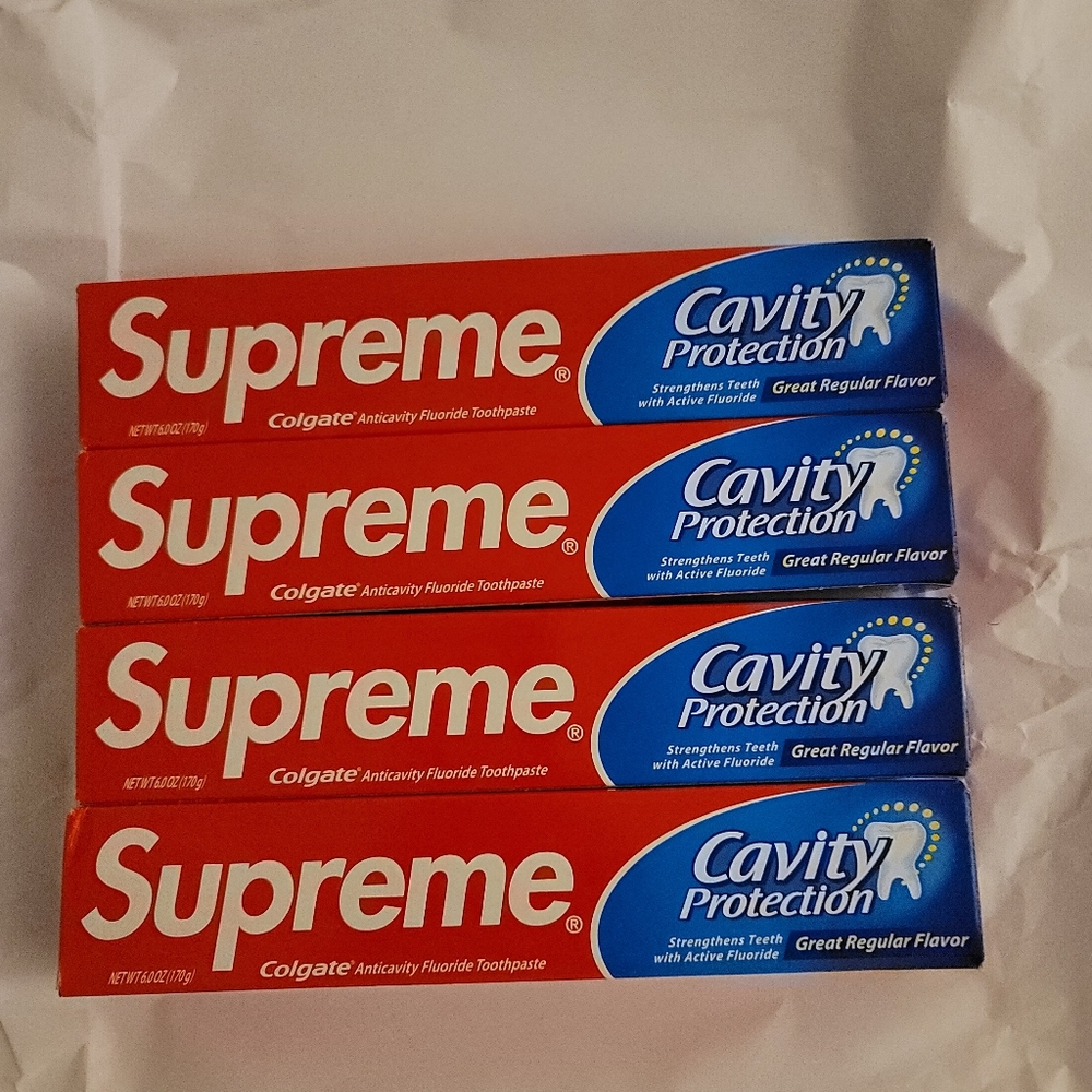 2x Supreme Colgate Toothpaste new